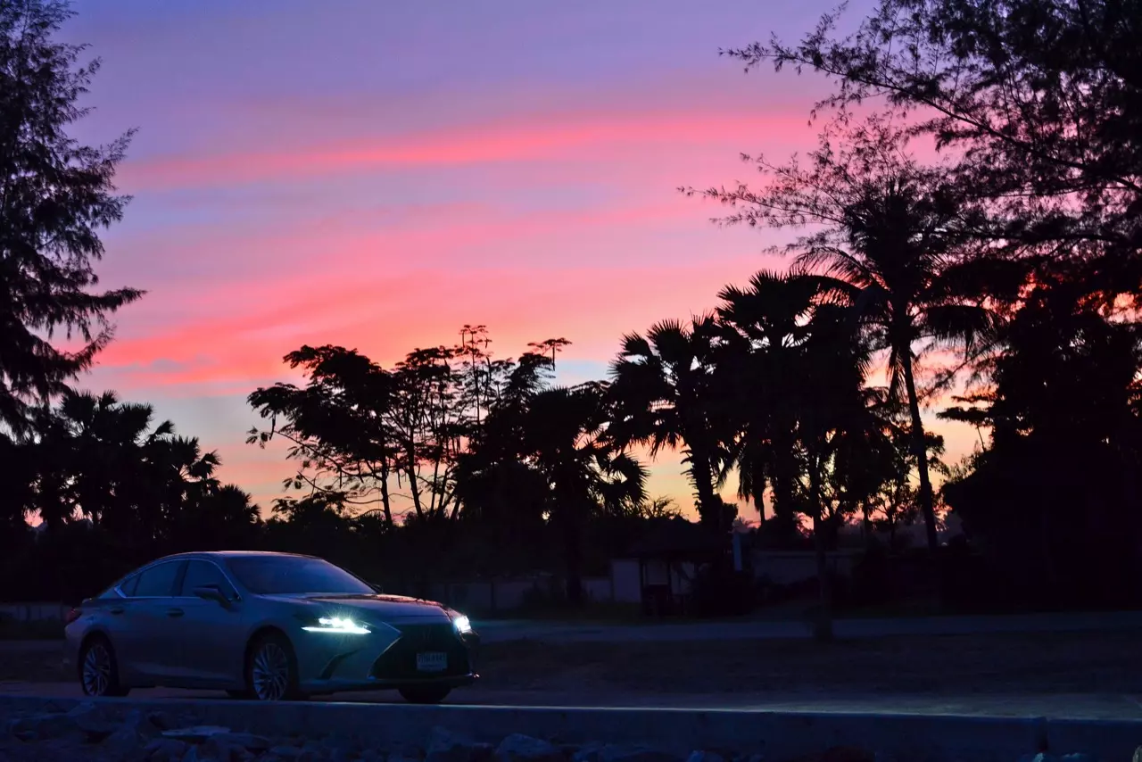 ดีกว่า NEW CAMRY ก็คันนี้ล่ะครับ รีวิว LEXUS ES300h GRAND LUXURY