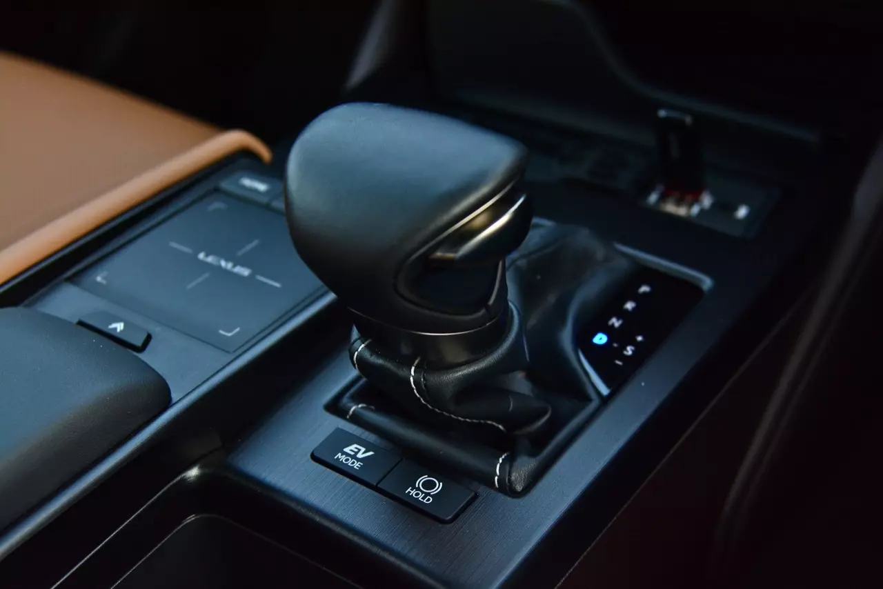 ดีกว่า NEW CAMRY ก็คันนี้ล่ะครับ รีวิว LEXUS ES300h GRAND LUXURY