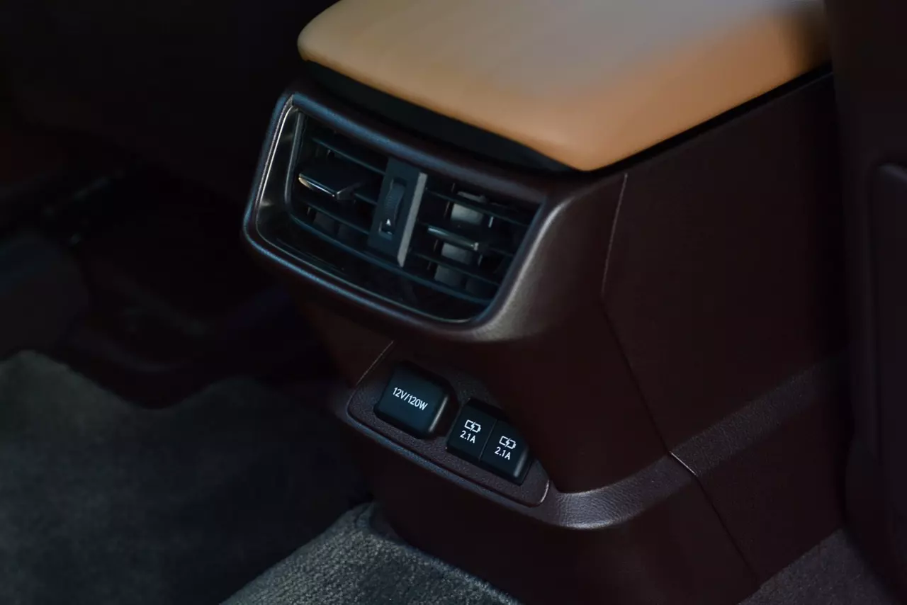 ดีกว่า NEW CAMRY ก็คันนี้ล่ะครับ รีวิว LEXUS ES300h GRAND LUXURY
