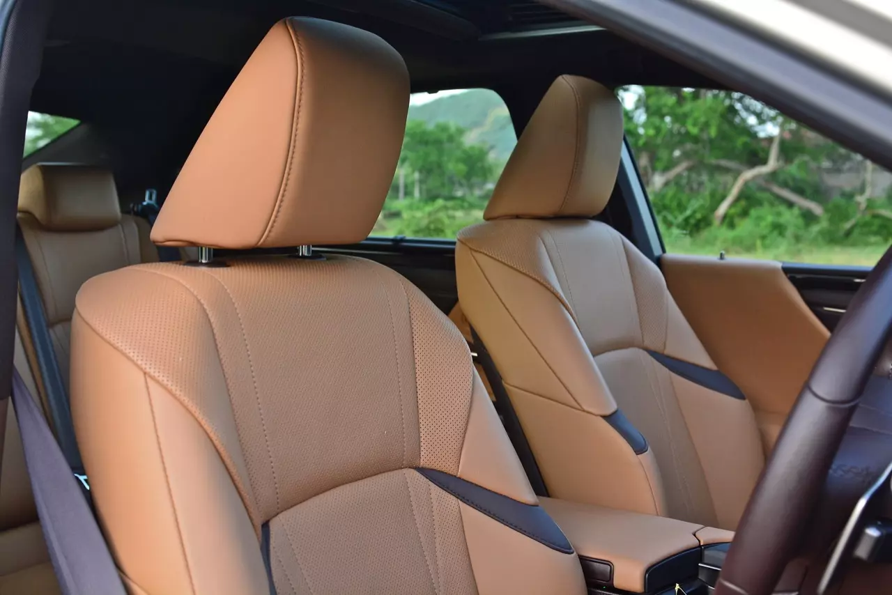 ดีกว่า NEW CAMRY ก็คันนี้ล่ะครับ รีวิว LEXUS ES300h GRAND LUXURY