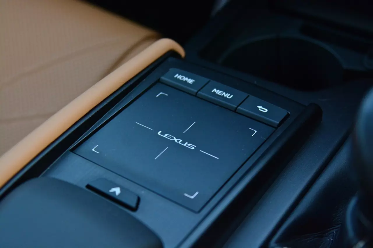 ดีกว่า NEW CAMRY ก็คันนี้ล่ะครับ รีวิว LEXUS ES300h GRAND LUXURY