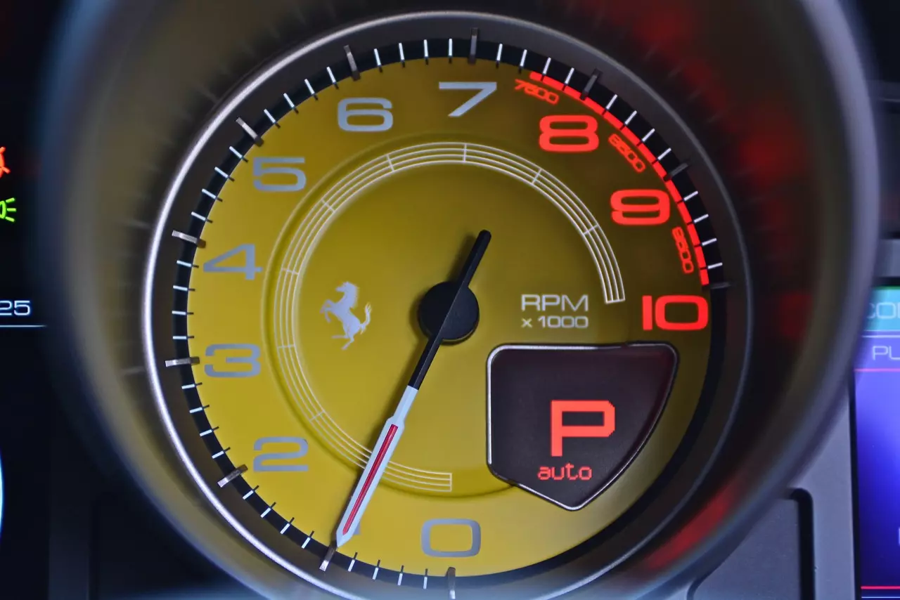 ลองของหรู รีวิวซุปเปอร์คาร์เปิดประทุน Ferrari Portofino
