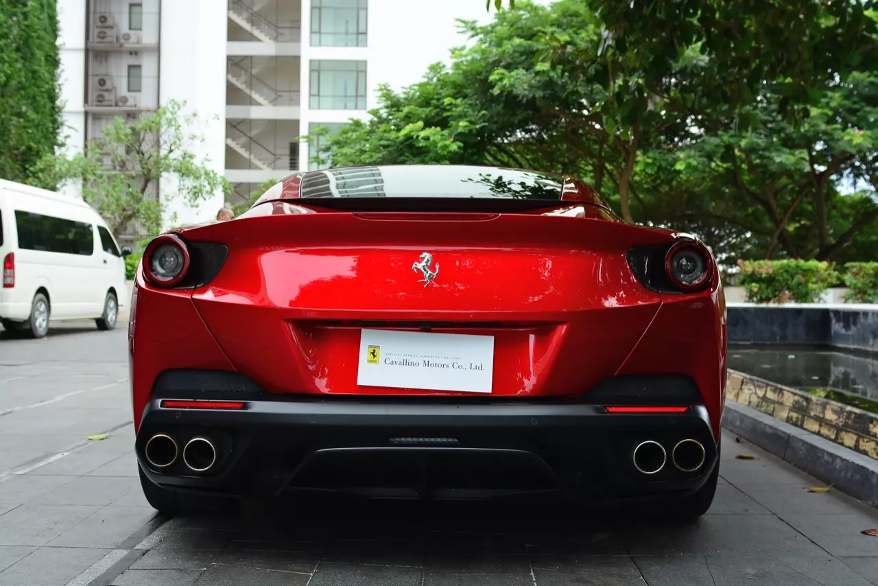 ลองของหรู รีวิวซุปเปอร์คาร์เปิดประทุน Ferrari Portofino