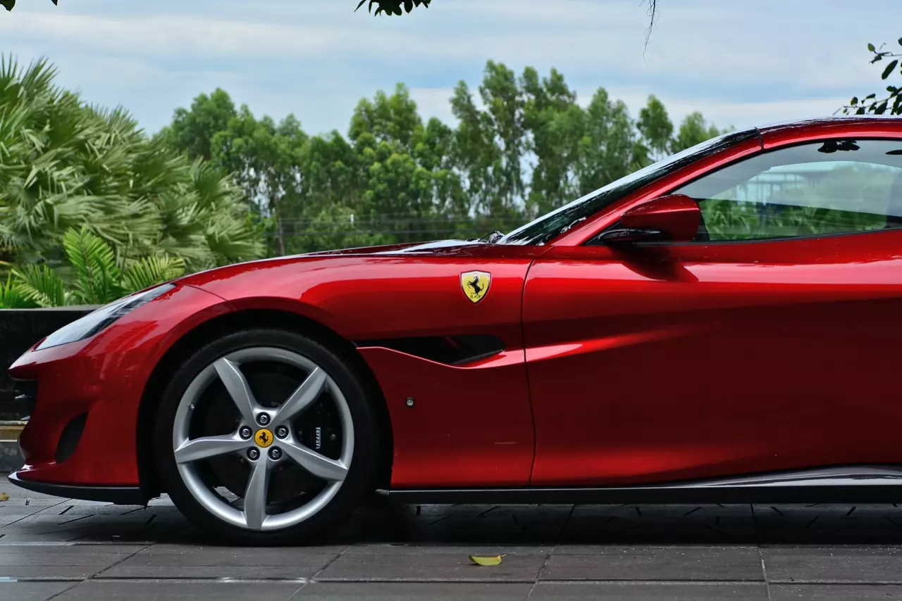 ลองของหรู รีวิวซุปเปอร์คาร์เปิดประทุน Ferrari Portofino