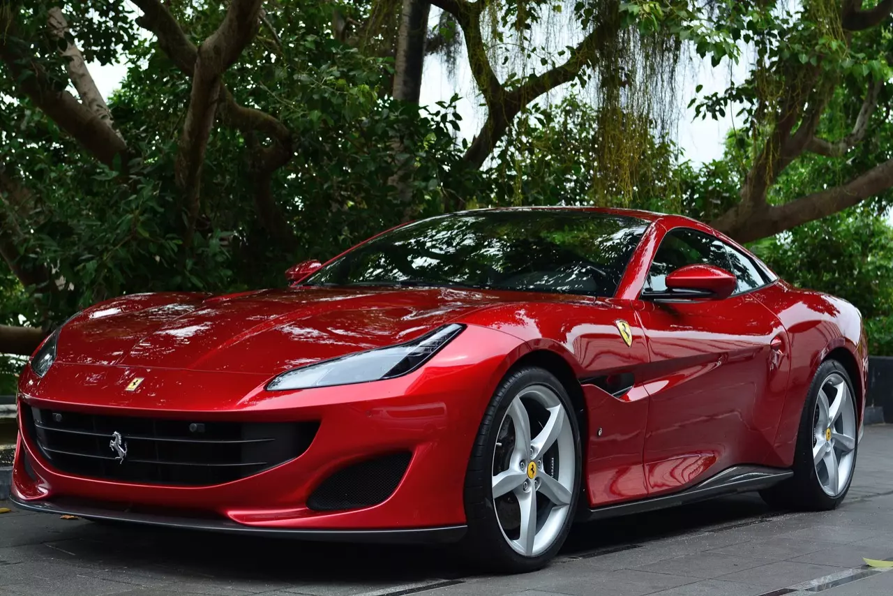 ลองของหรู รีวิวซุปเปอร์คาร์เปิดประทุน Ferrari Portofino