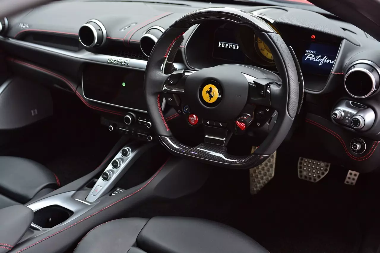 ลองของหรู รีวิวซุปเปอร์คาร์เปิดประทุน Ferrari Portofino