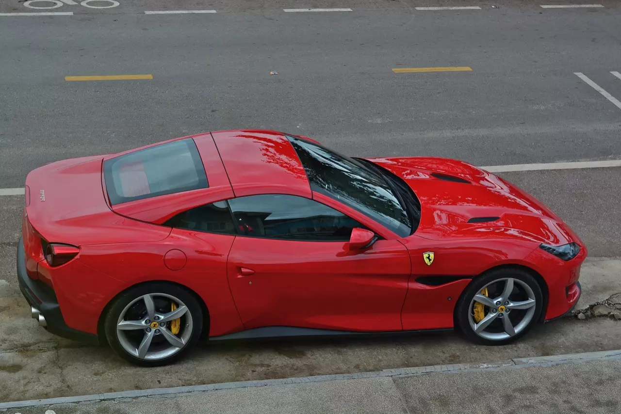 ลองของหรู รีวิวซุปเปอร์คาร์เปิดประทุน Ferrari Portofino