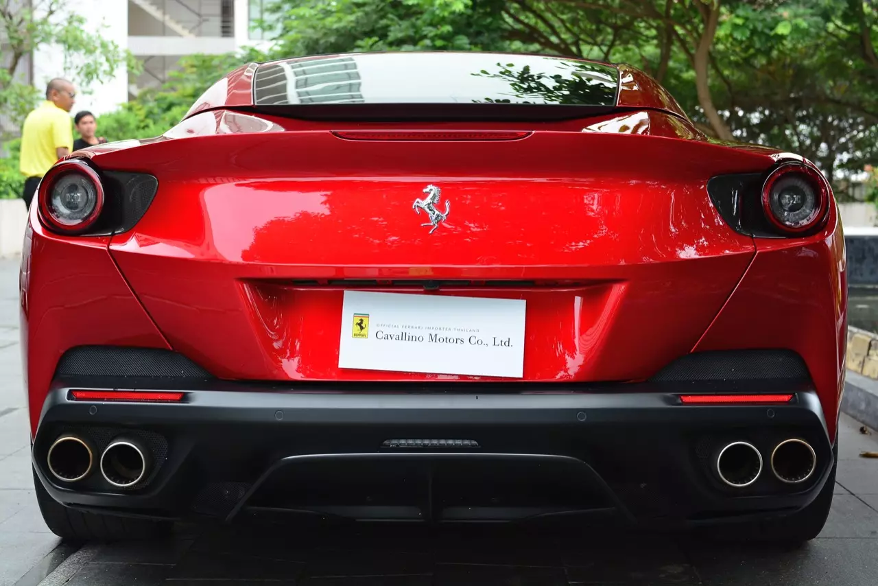 ลองของหรู รีวิวซุปเปอร์คาร์เปิดประทุน Ferrari Portofino