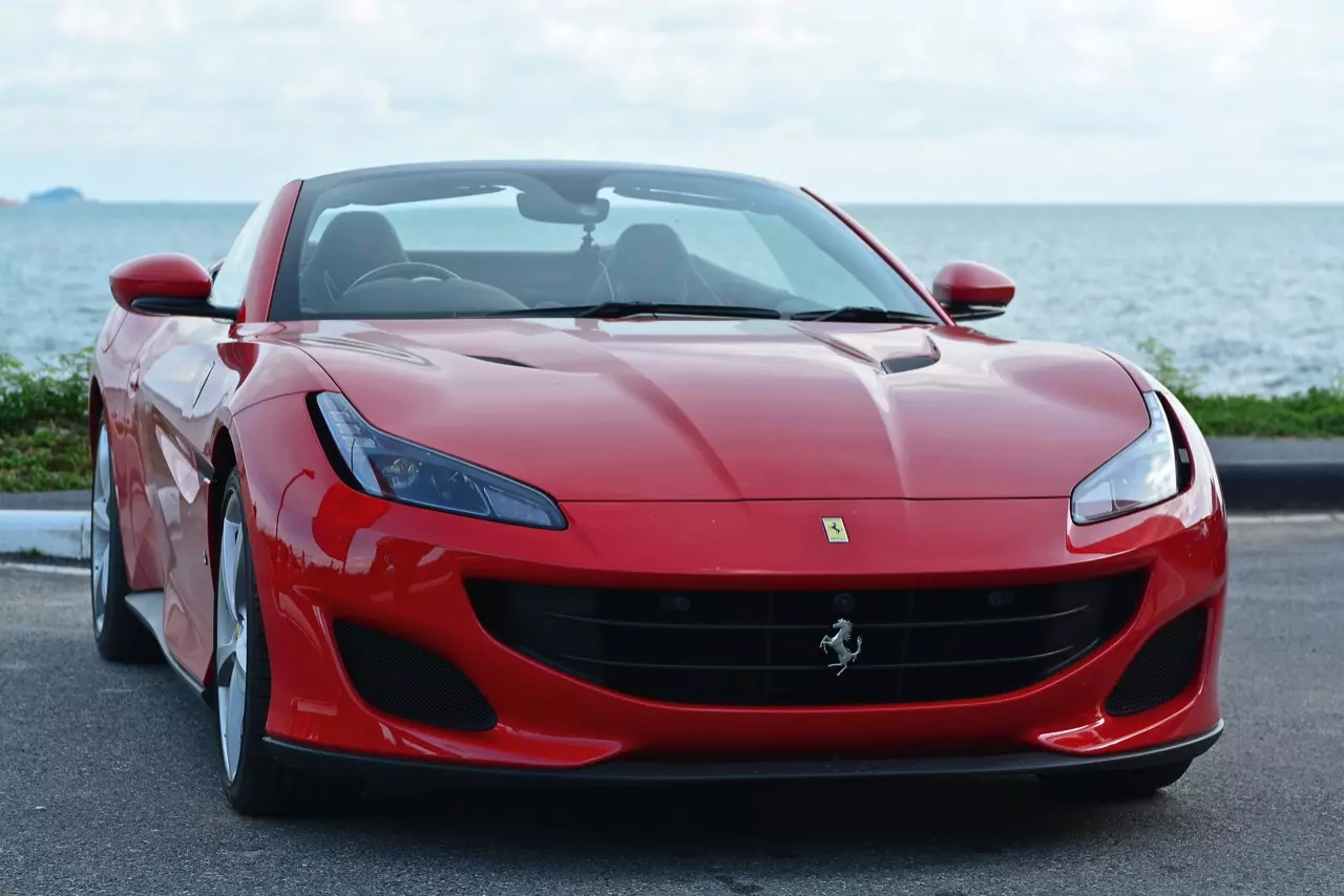 ลองของหรู รีวิวซุปเปอร์คาร์เปิดประทุน Ferrari Portofino