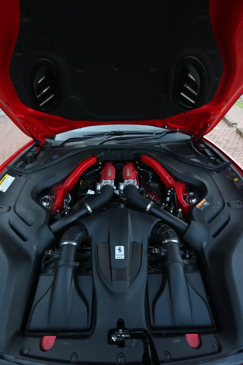 ลองของหรู รีวิวซุปเปอร์คาร์เปิดประทุน Ferrari Portofino