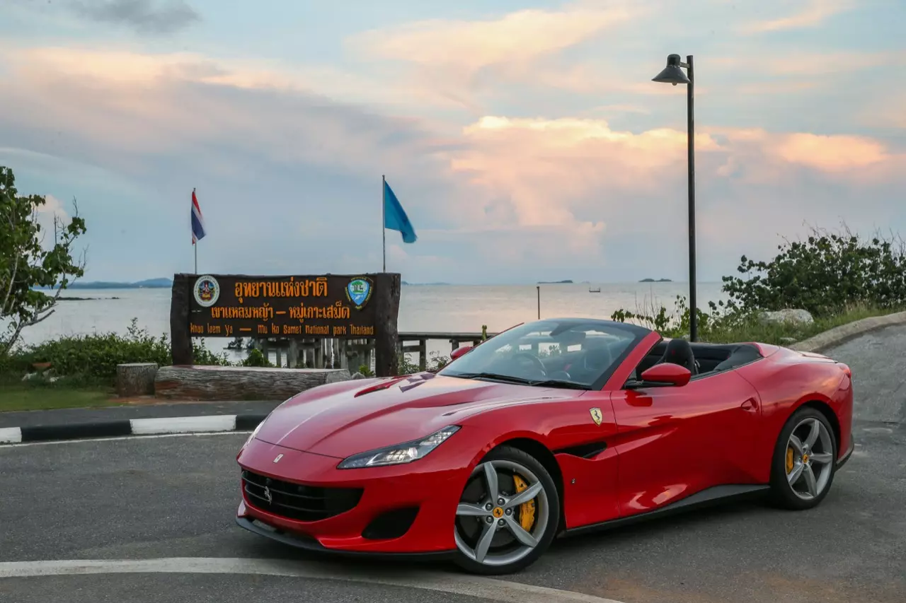 ลองของหรู รีวิวซุปเปอร์คาร์เปิดประทุน Ferrari Portofino