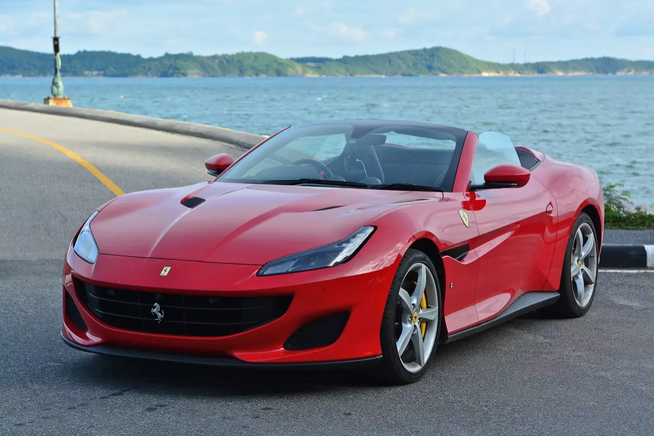 ลองของหรู รีวิวซุปเปอร์คาร์เปิดประทุน Ferrari Portofino