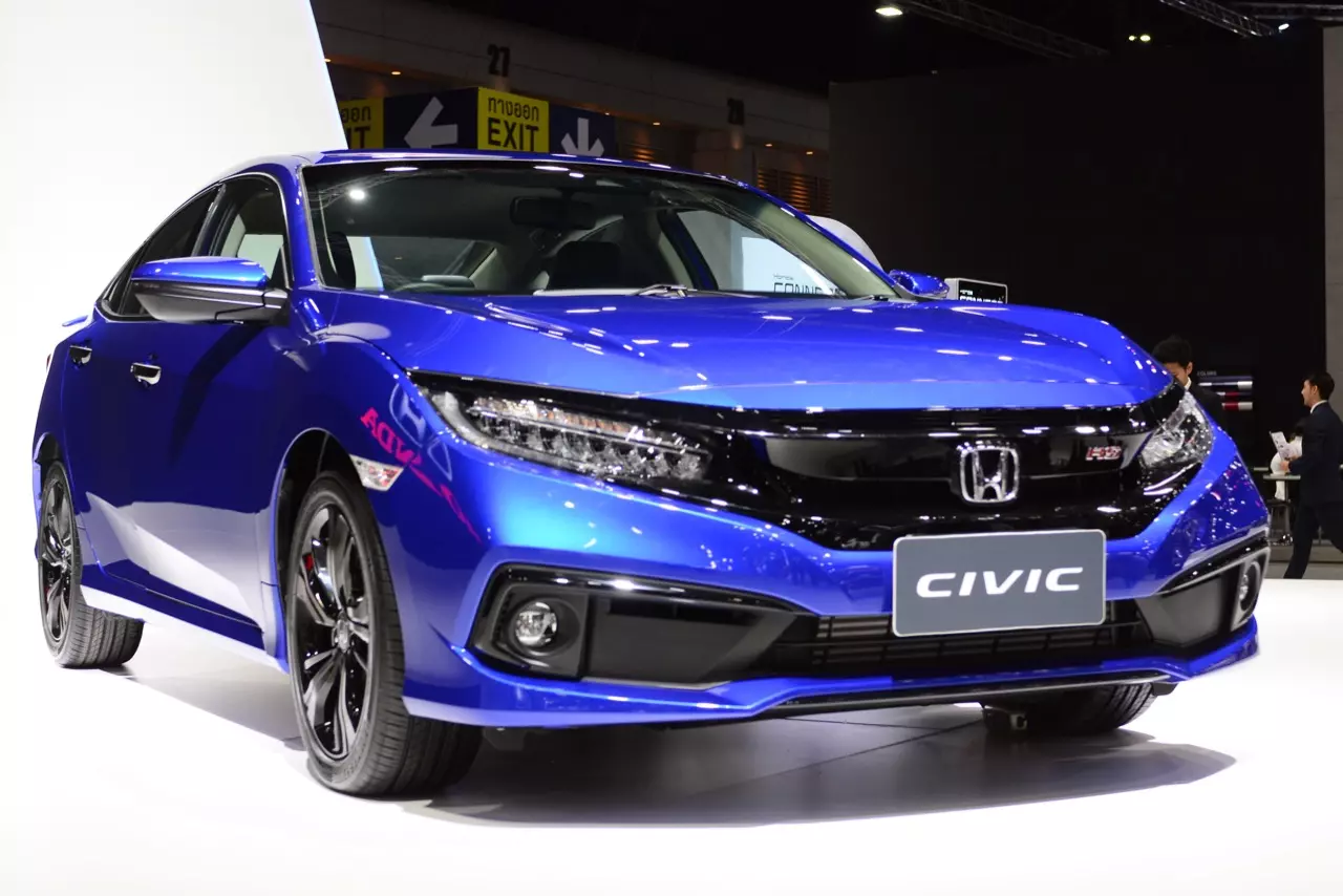 อย่างหล่อ! HONDA CIVIC รุ่นปรับโฉม 2019 ราคามาแล้ว