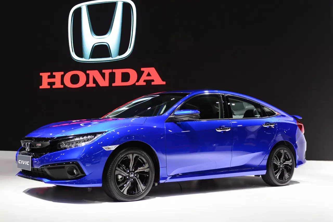 อย่างหล่อ! HONDA CIVIC รุ่นปรับโฉม 2019 ราคามาแล้ว