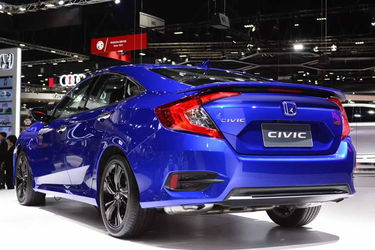 อย่างหล่อ! HONDA CIVIC รุ่นปรับโฉม 2019 ราคามาแล้ว