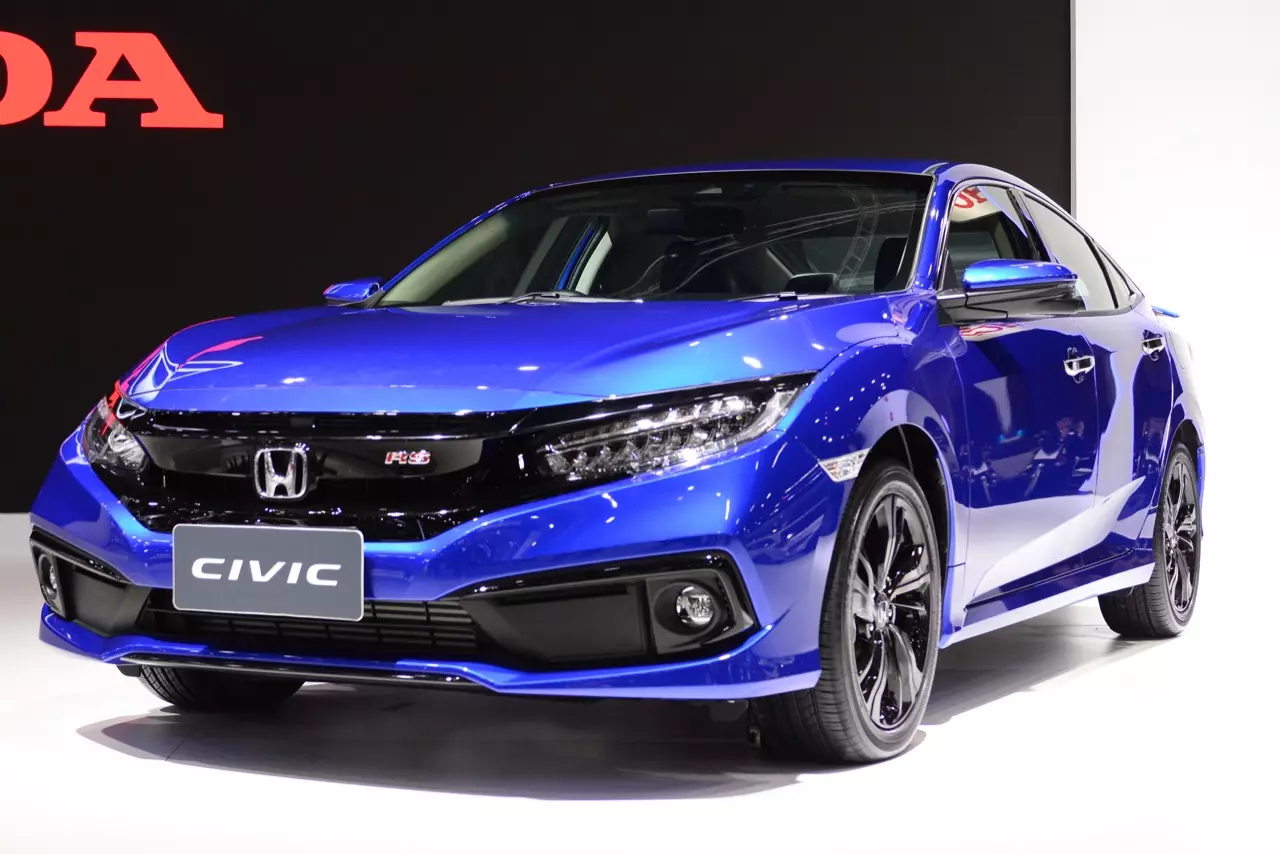อย่างหล่อ! HONDA CIVIC รุ่นปรับโฉม 2019 ราคามาแล้ว