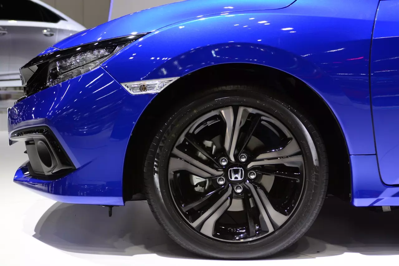 อย่างหล่อ! HONDA CIVIC รุ่นปรับโฉม 2019 ราคามาแล้ว