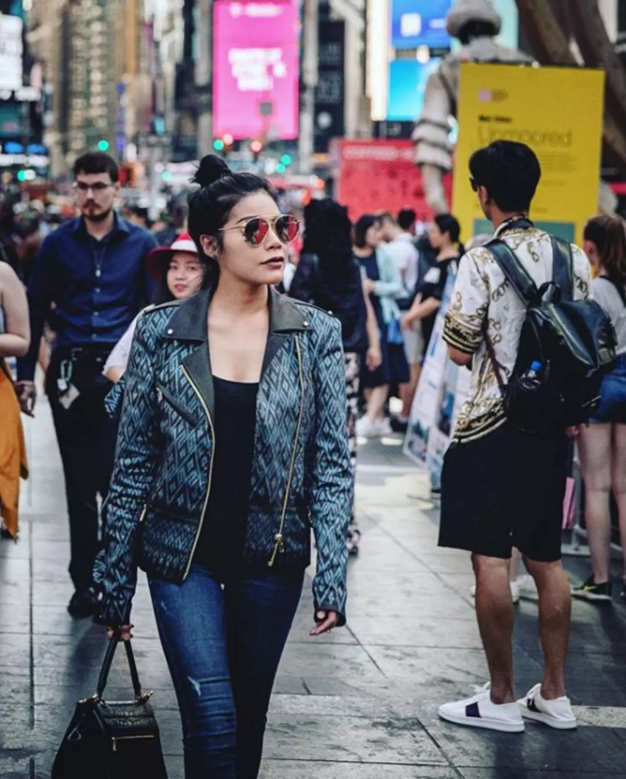 ส่อง "แฟชั่น" 3 สาวคนดังใส่ "ผ้าไทย" โด่งดังไกลถึงต่างแดน!