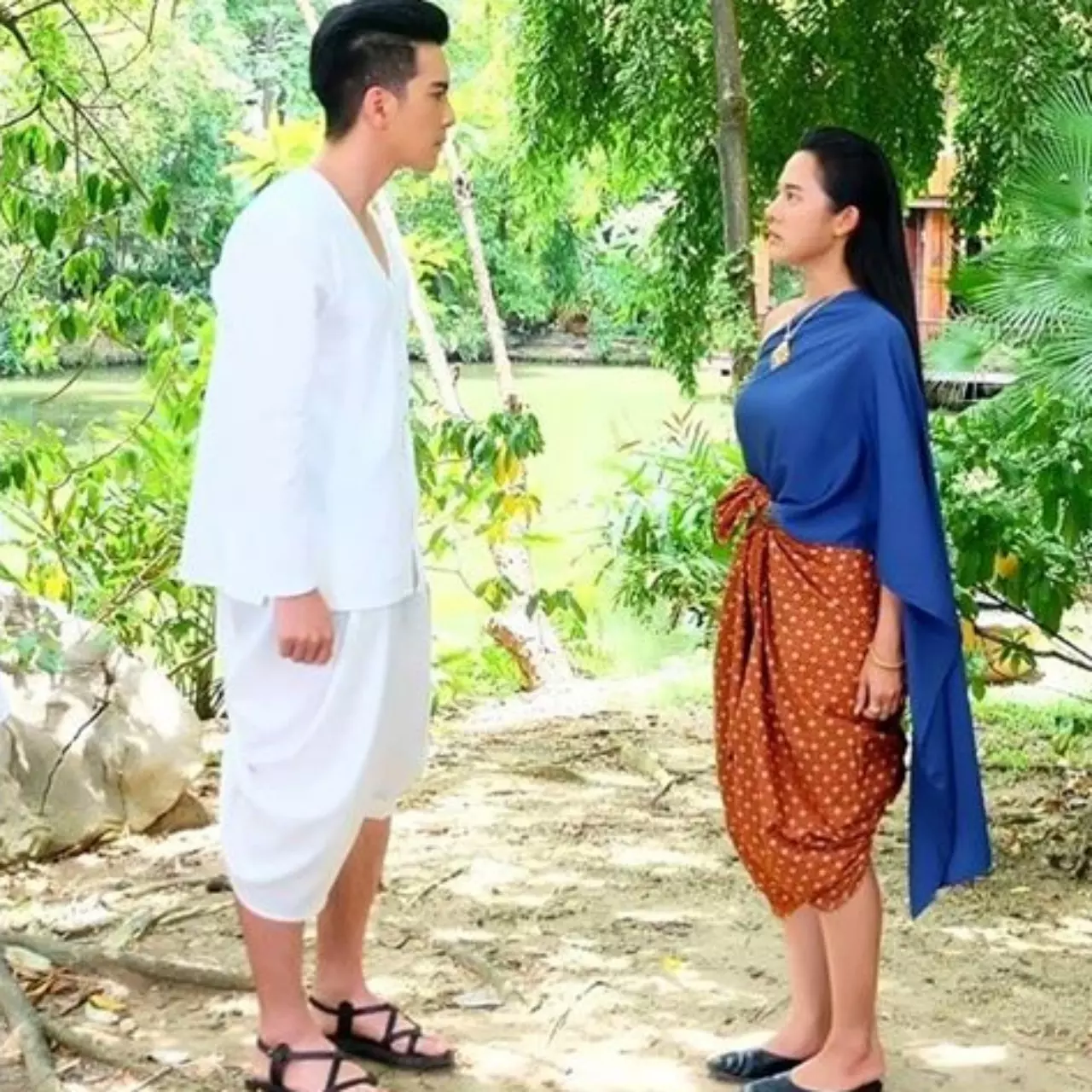 "แฟชั่น" สไบย้อนยุค ประชันชุดสวยด้วยเสื้อผ้ายุครัตนโกสินทร์