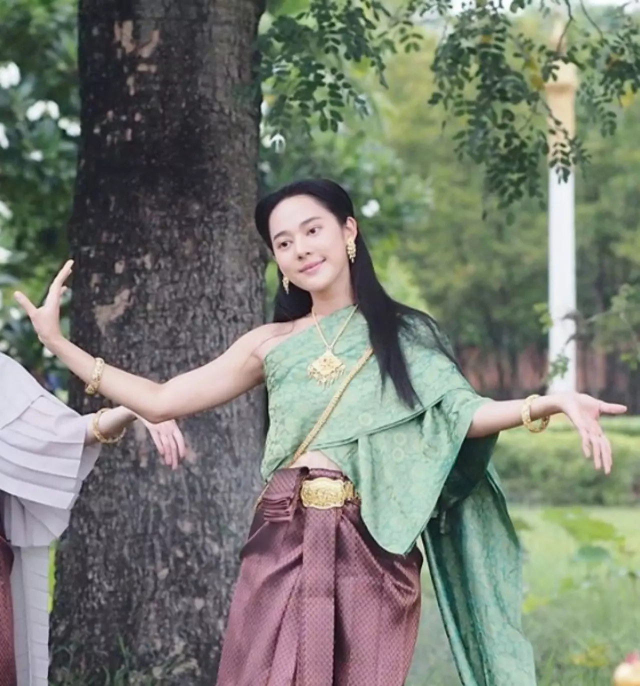 "แฟชั่น" สไบย้อนยุค ประชันชุดสวยด้วยเสื้อผ้ายุครัตนโกสินทร์