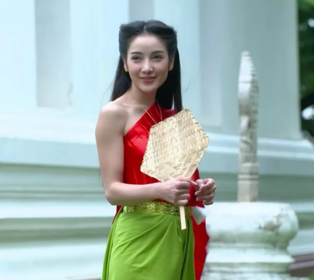 "แฟชั่น" สไบย้อนยุค ประชันชุดสวยด้วยเสื้อผ้ายุครัตนโกสินทร์
