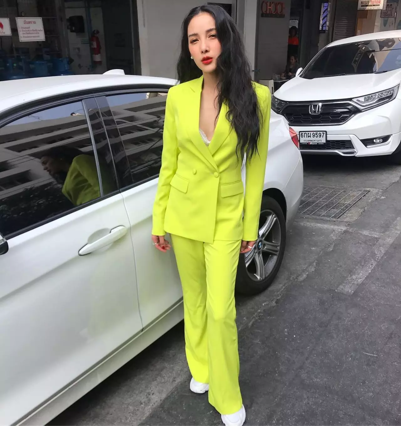 "แฟชั่น" โทน "สีนีออน" แมตช์รับซัมเมอร์ แสบ สะท้อนทุกสายตา