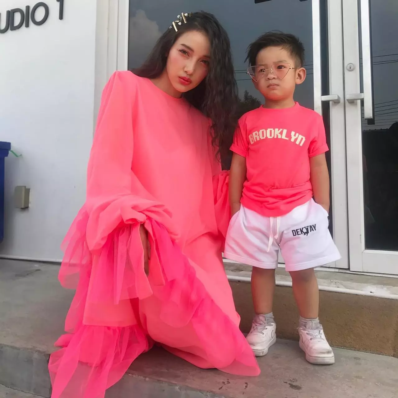 "แฟชั่น" โทน "สีนีออน" แมตช์รับซัมเมอร์ แสบ สะท้อนทุกสายตา