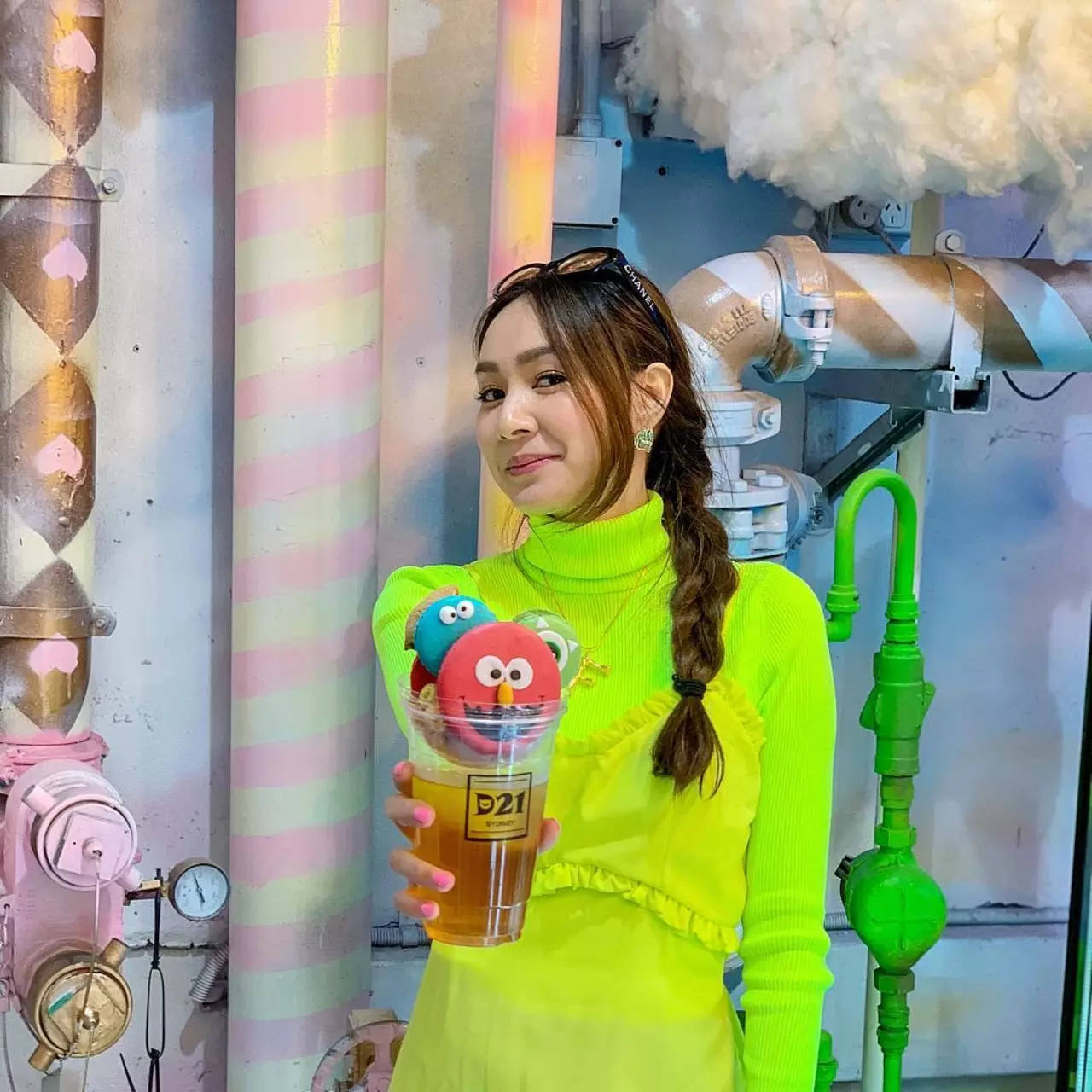 "แฟชั่น" โทน "สีนีออน" แมตช์รับซัมเมอร์ แสบ สะท้อนทุกสายตา
