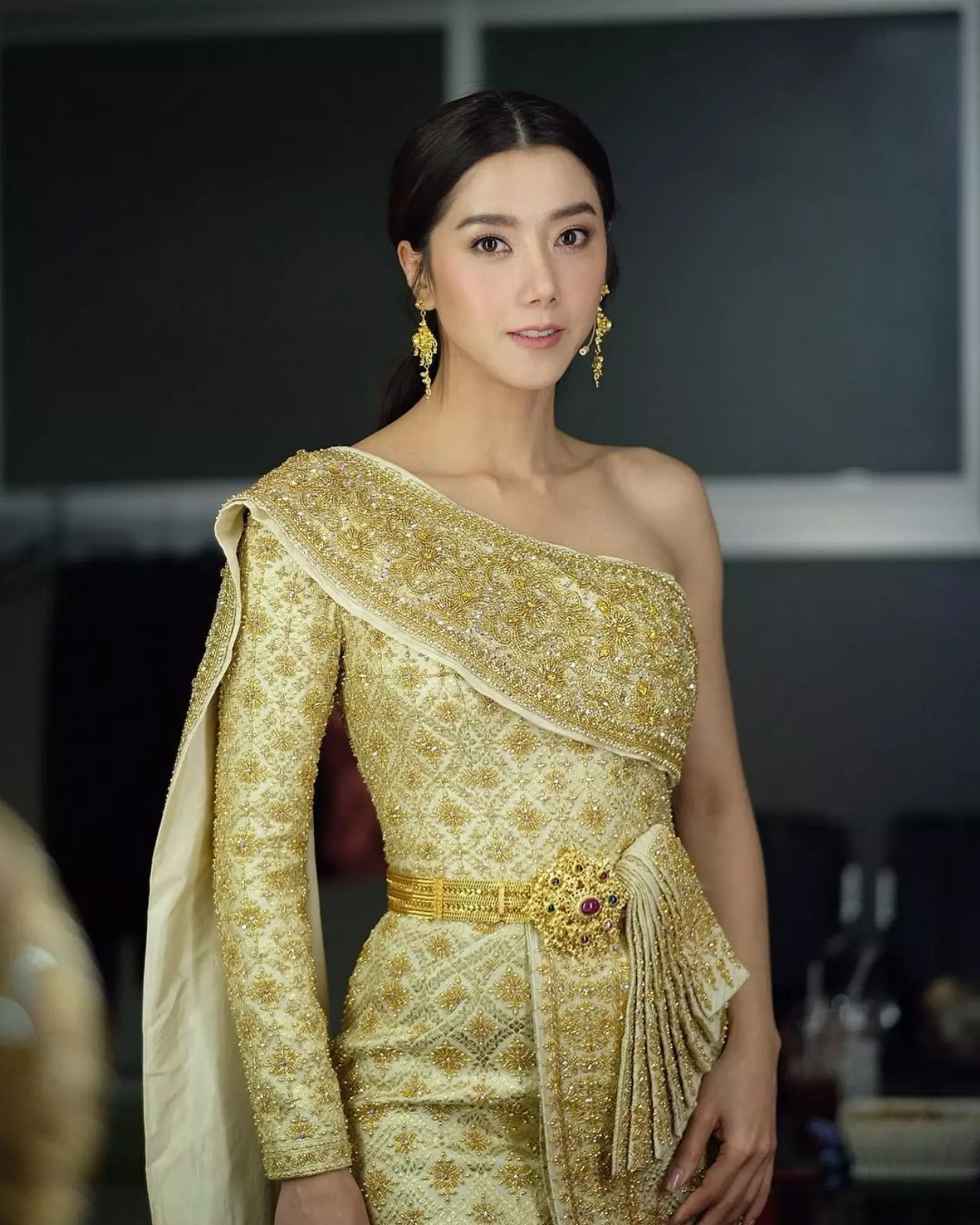 ซูมเน้นๆ "แฟชั่น" สไตล์ "ไอซ์ อภิษฎา" สวย เซ็กซี่ทุกชุด!