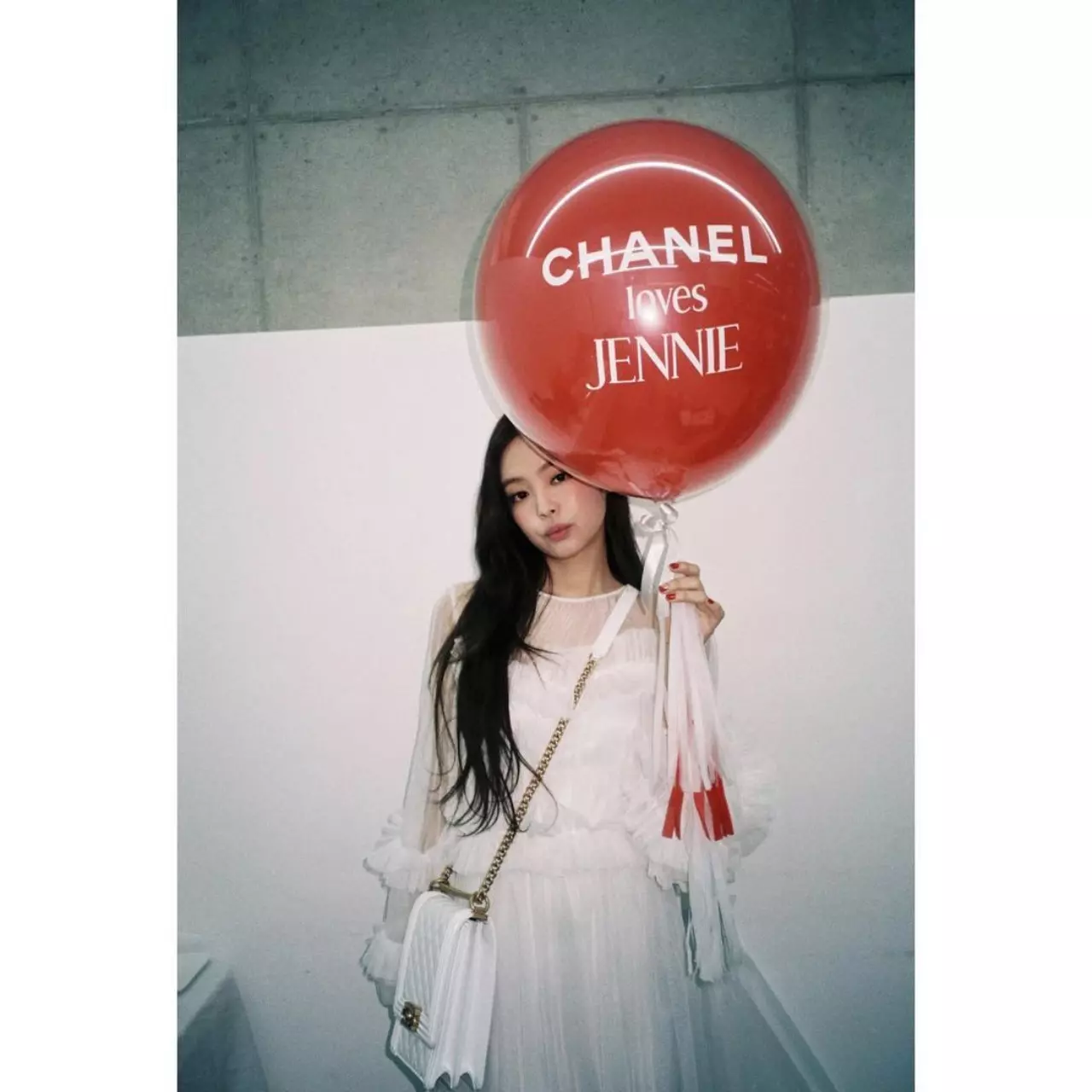 "แฟชั่น" ลุคคุณหนูสุดแพง แต่งตามเจ้าหญิง "เจนนี่ BLACKPINK"