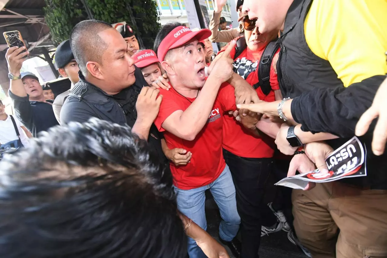 ประมวลภาพ ชุมนุมขับไล่กกต.กลางกรุง "ม็อบแรก"หลังเลือกตั้ง