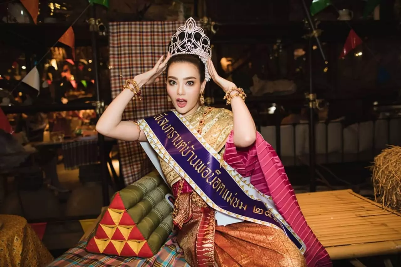 ชุดไทยต้องฟีเว่อร์! "แฟชั่น" รับสงกรานต์ 62 สไตล์ "ชมพู่-ดิว-คริส-พิมพ์"
