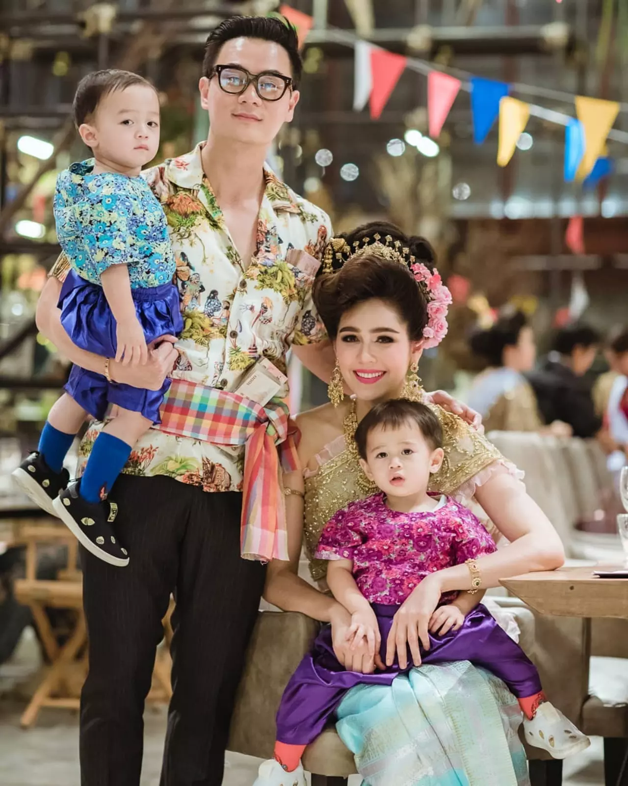 ชุดไทยต้องฟีเว่อร์! "แฟชั่น" รับสงกรานต์ 62 สไตล์ "ชมพู่-ดิว-คริส-พิมพ์"
