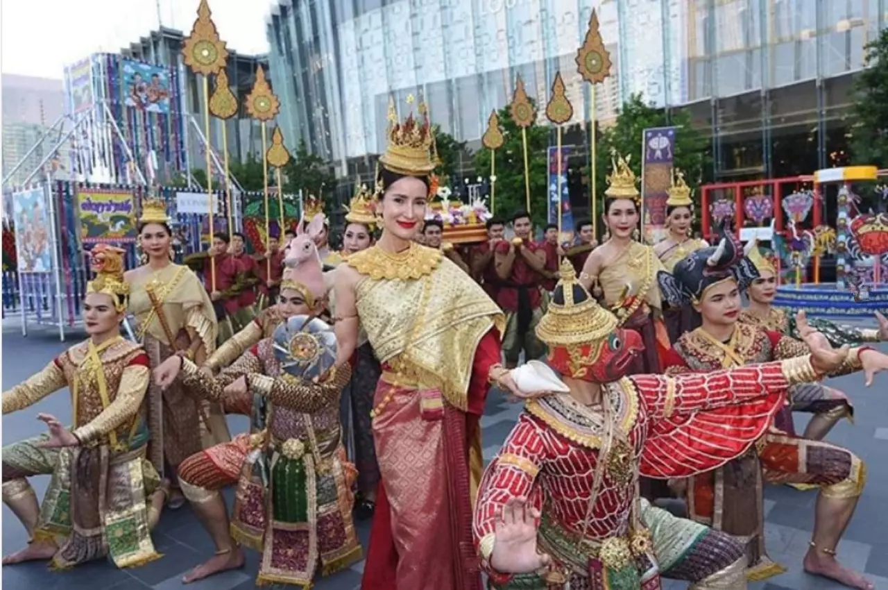3 คนดัง "นางสงกรานต์" ใส่ "ชุดไทย" แปลงร่างเป็น "ทุงสะเทวี"