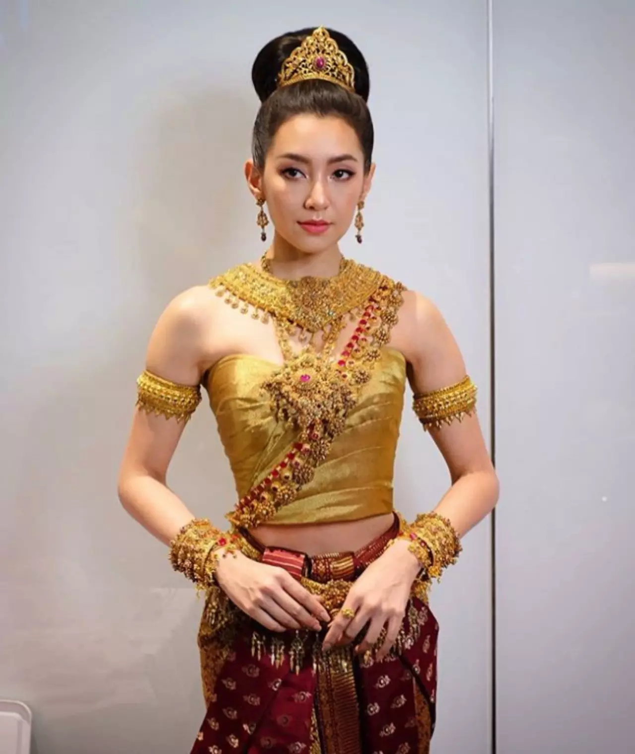 3 คนดัง "นางสงกรานต์" ใส่ "ชุดไทย" แปลงร่างเป็น "ทุงสะเทวี"