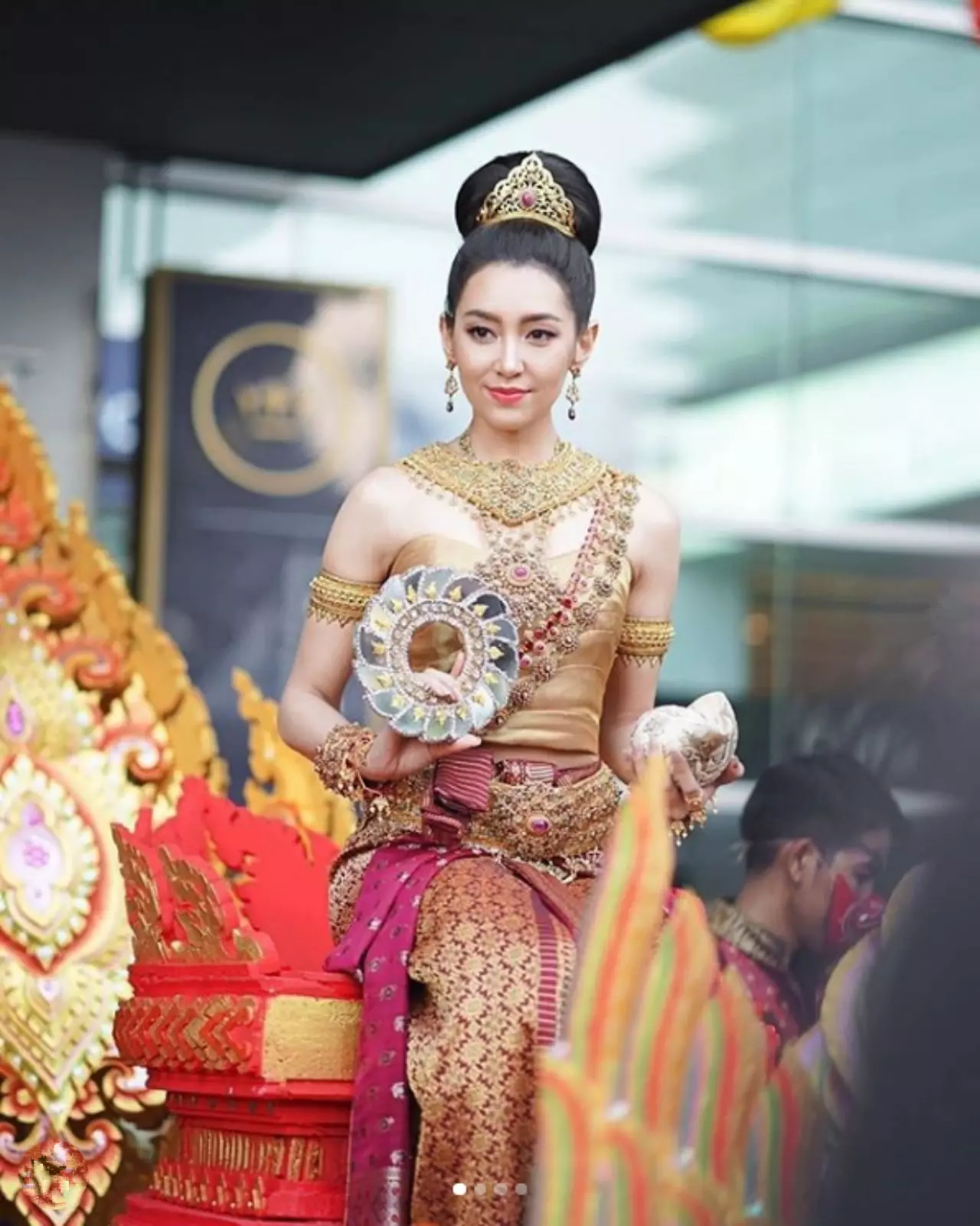 3 คนดัง "นางสงกรานต์" ใส่ "ชุดไทย" แปลงร่างเป็น "ทุงสะเทวี"