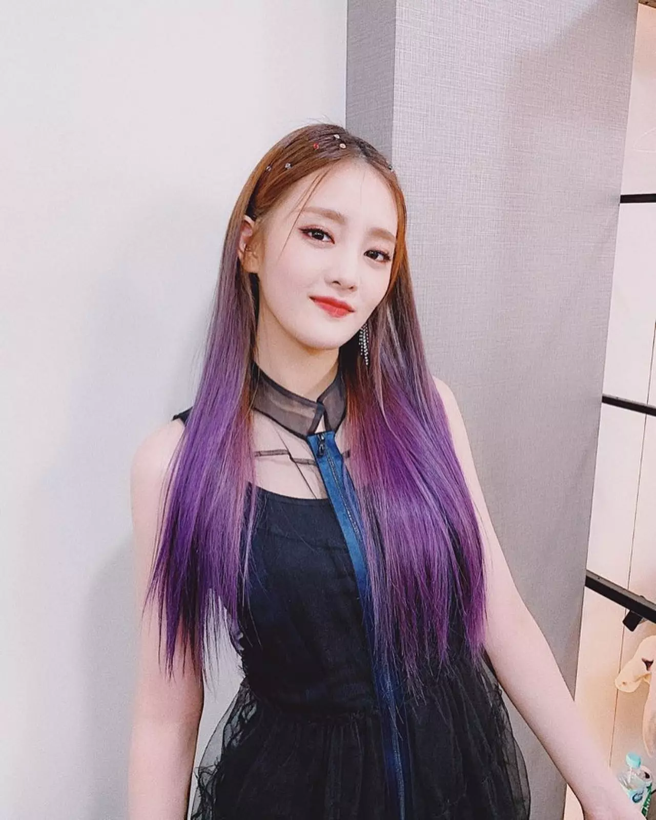 ทำความรู้จัก "สร-มินนี่" 2 สาวไอดอลสัญชาติไทย เพื่อน "ลิซ่า BLACKPINK"