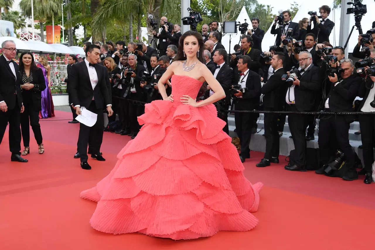 สนนราคาชุดบนพรมแดง "อารยา-ศรีริต้า" สวยฟาดหลักล้าน "Cannes 2019" 