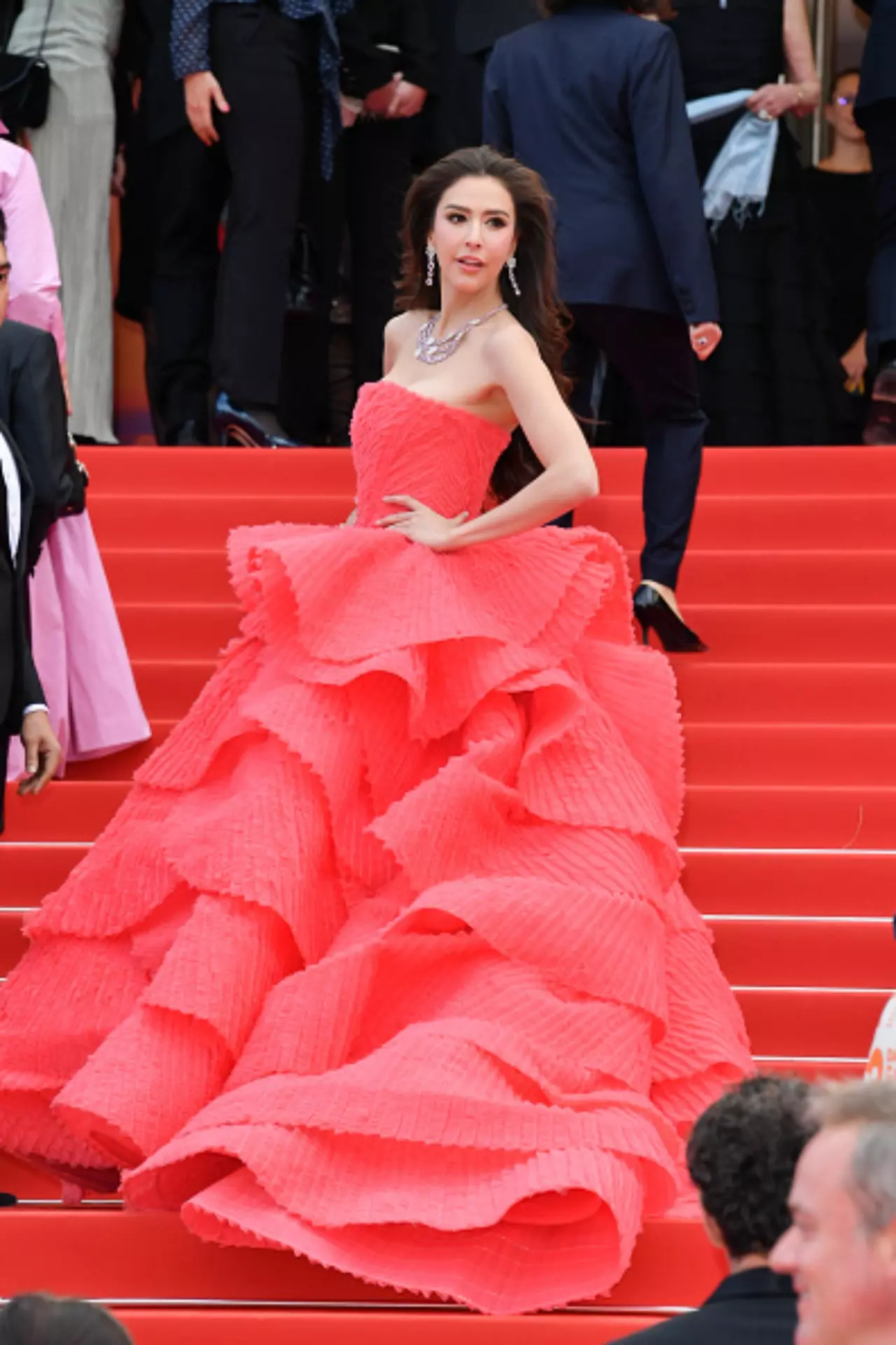 แดงไหนเด่น แดงไหนดับ "แฟชั่น" ไม่มีแรงเดิน Red or Red บน "Cannes 2019"