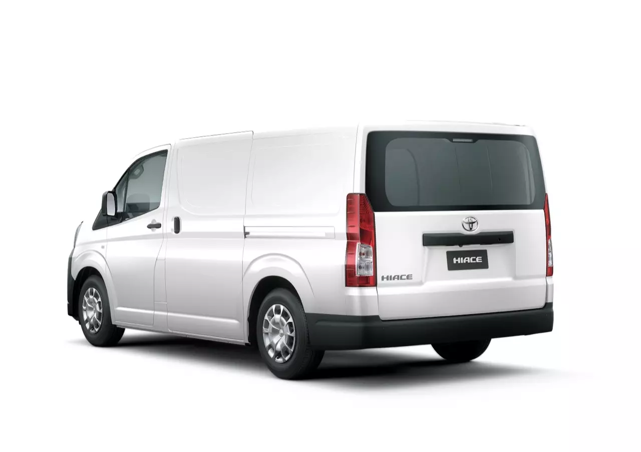 แพงกว่าเดิมนิดเดียว! ราคามาแล้ว รถตู้ TOYOTA NEW COMMUTER 2019