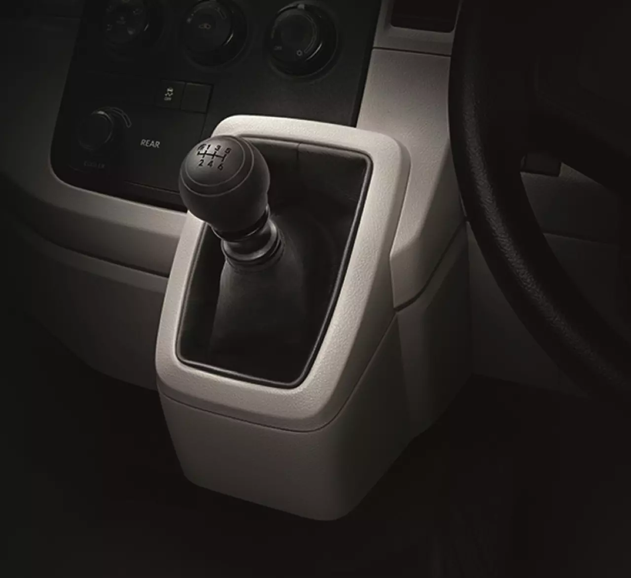 แพงกว่าเดิมนิดเดียว! ราคามาแล้ว รถตู้ TOYOTA NEW COMMUTER 2019