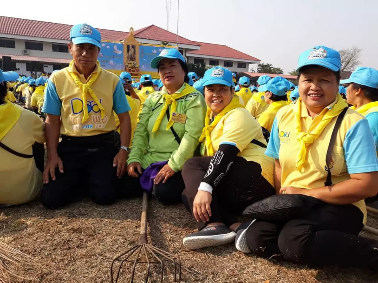 เมียสุดแกร่ง อดทน 20 ปี พูด “สะกิดใจ” จนสามีเลิกพนัน ลูกได้เกียรตินิยมอันดับ 1