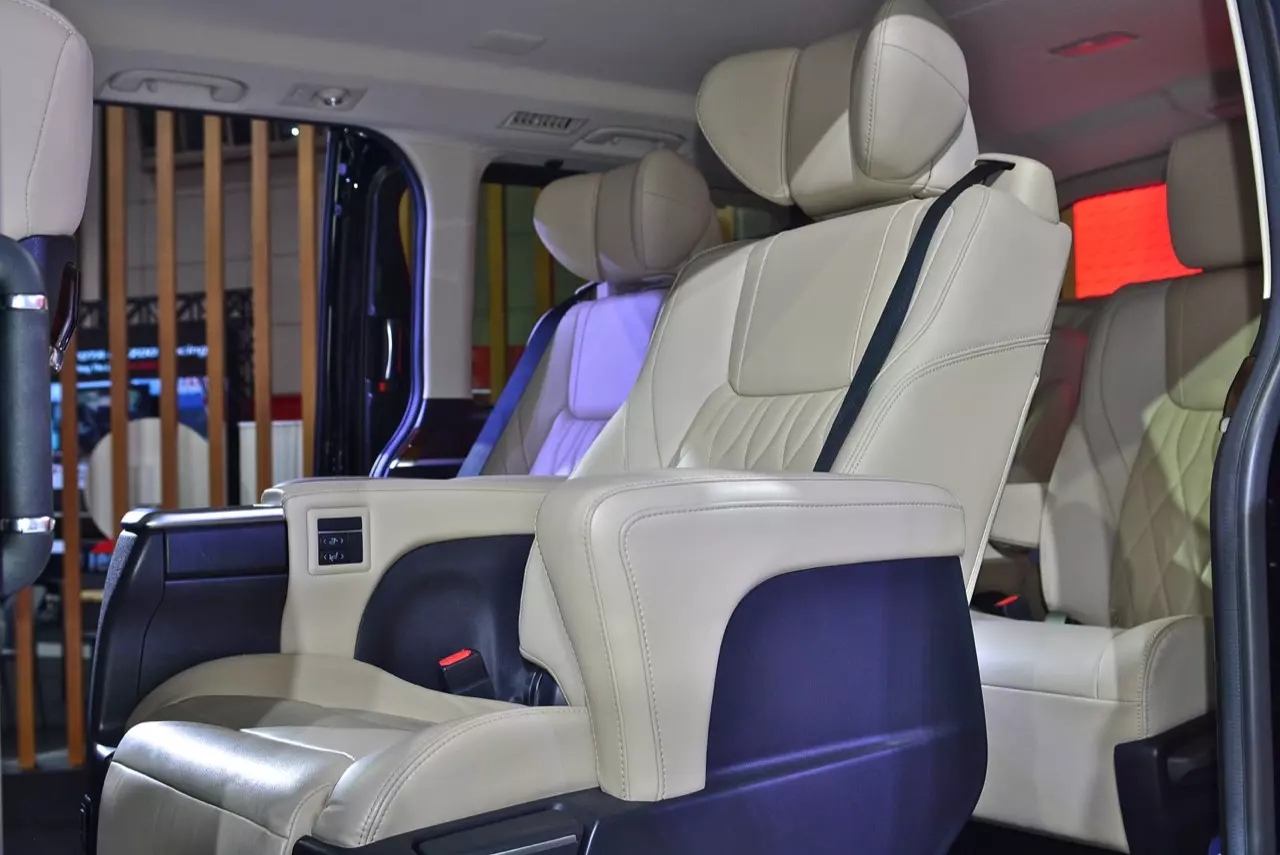 ราคาดีงาม มาแล้ว! รถตู้มหาชนคนรักครอบครัว Toyota Majesty