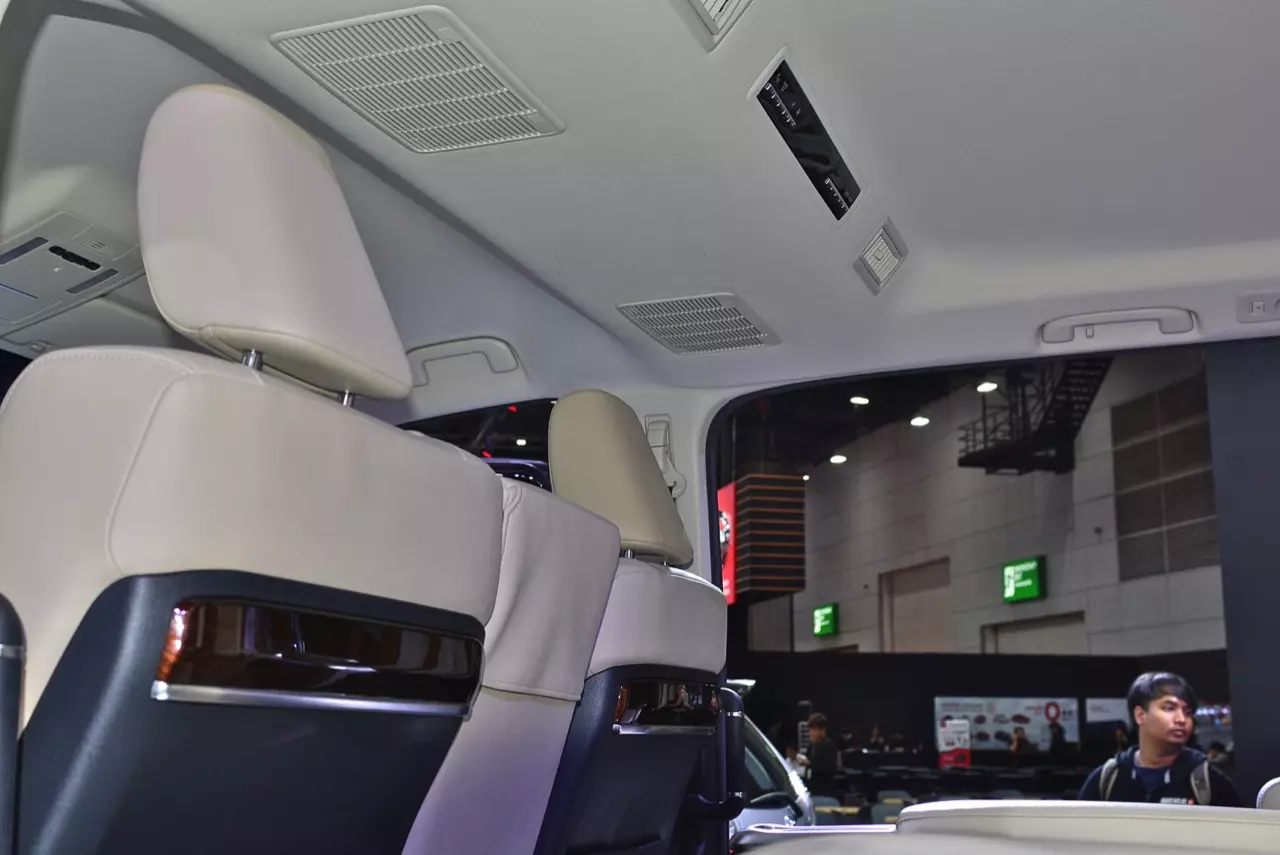 ราคาดีงาม มาแล้ว! รถตู้มหาชนคนรักครอบครัว Toyota Majesty