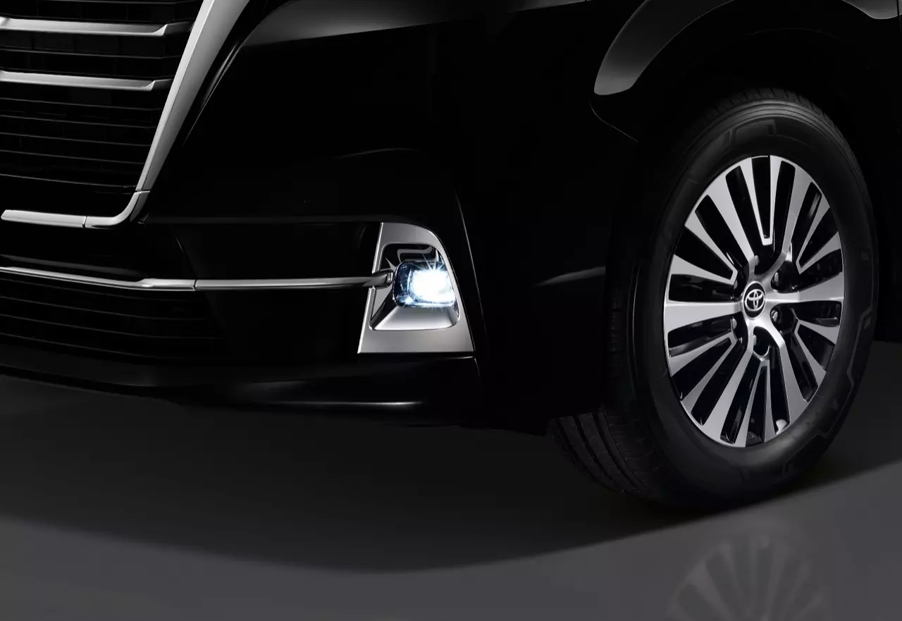 ราคาดีงาม มาแล้ว! รถตู้มหาชนคนรักครอบครัว Toyota Majesty
