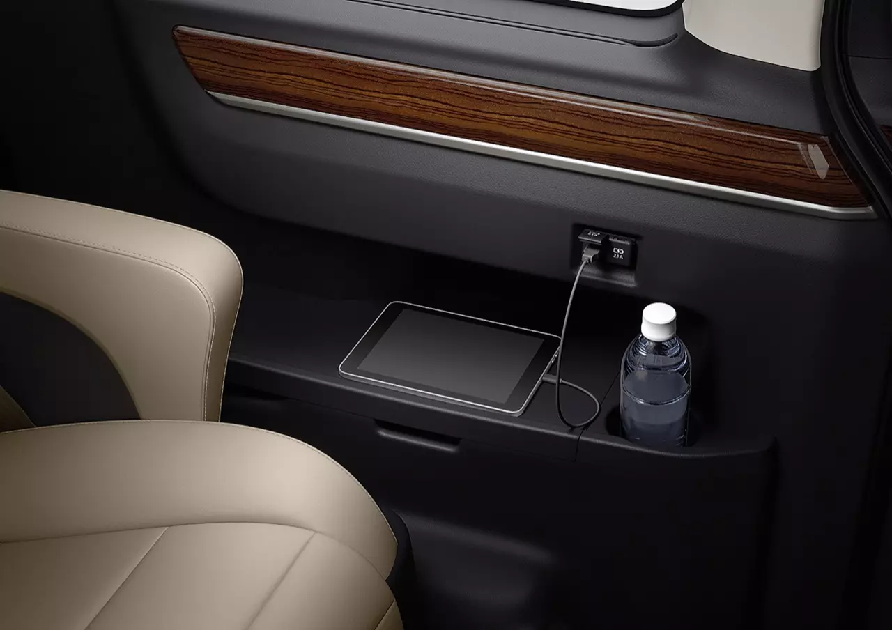 ราคาดีงาม มาแล้ว! รถตู้มหาชนคนรักครอบครัว Toyota Majesty