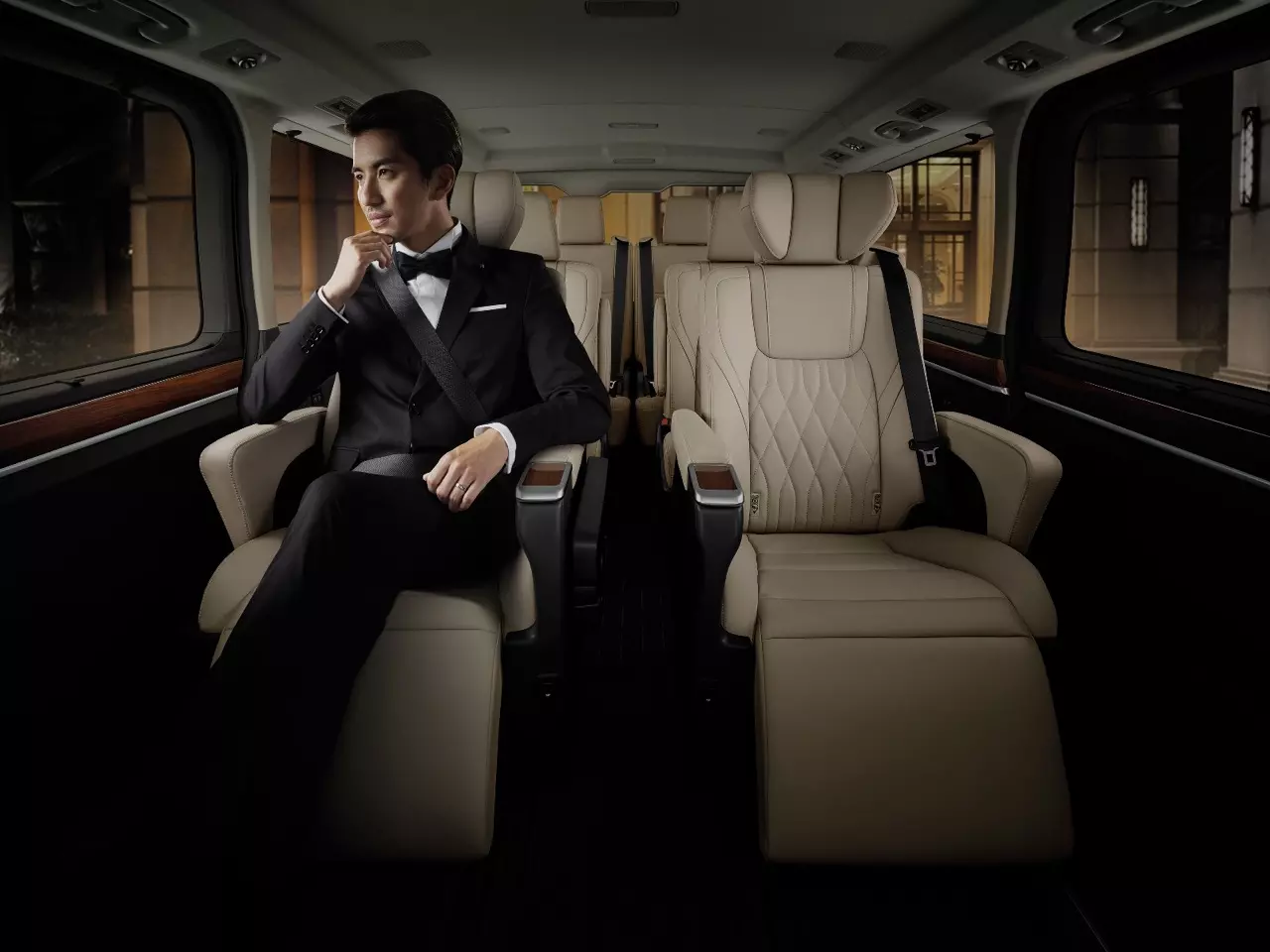 ราคาดีงาม มาแล้ว! รถตู้มหาชนคนรักครอบครัว Toyota Majesty