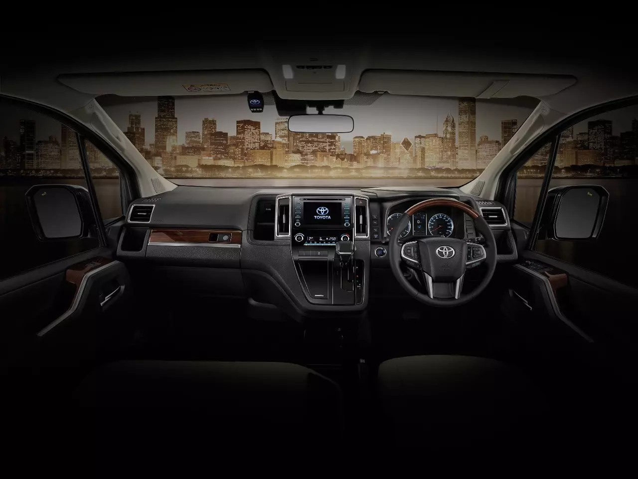 ราคาดีงาม มาแล้ว! รถตู้มหาชนคนรักครอบครัว Toyota Majesty