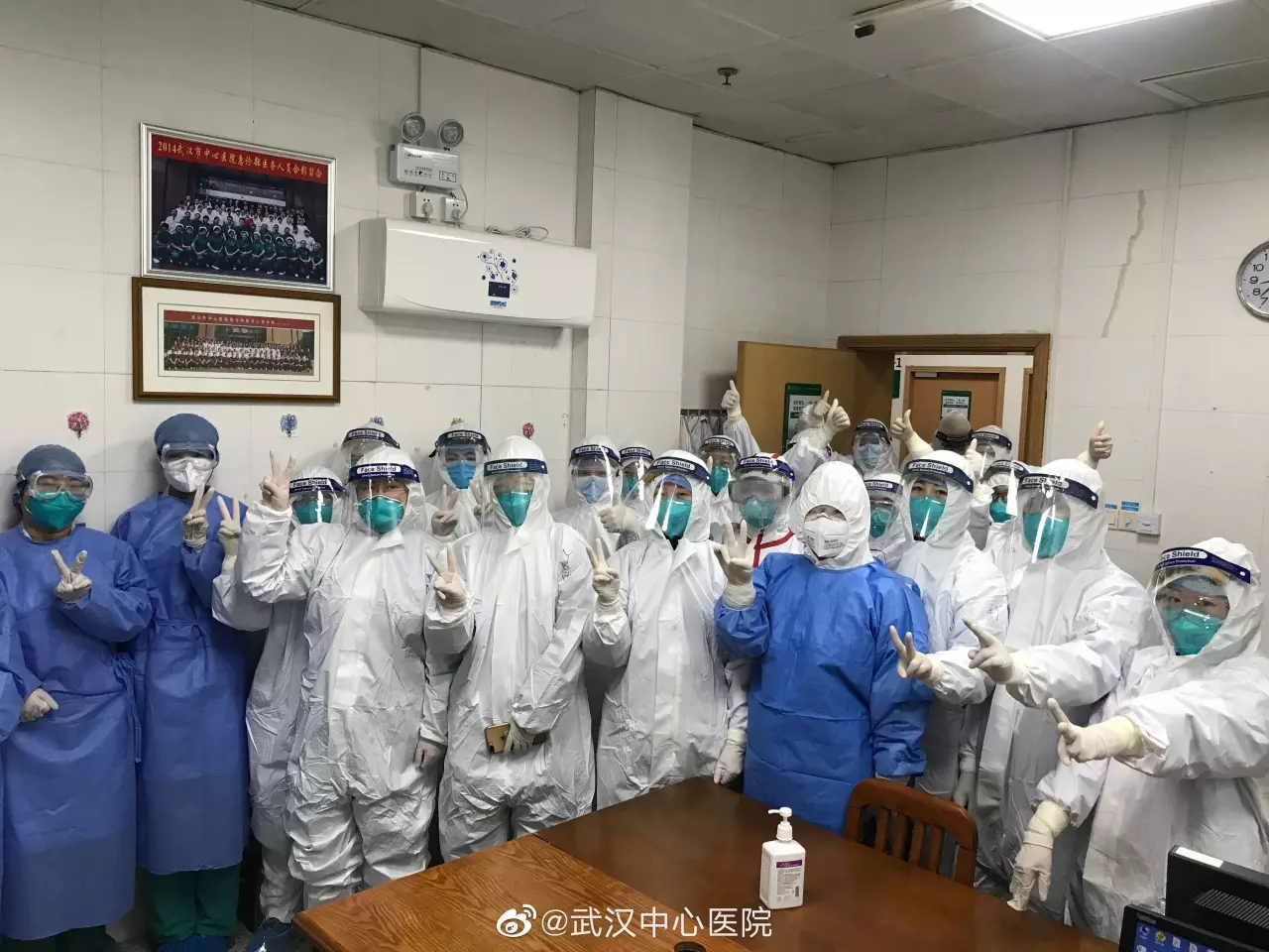PPE ชุดพิทักษ์แพทย์ 20 ขั้นตอนสุดพิถีพิถัน สวมถอดรอด "ไวรัสโคโรนา"