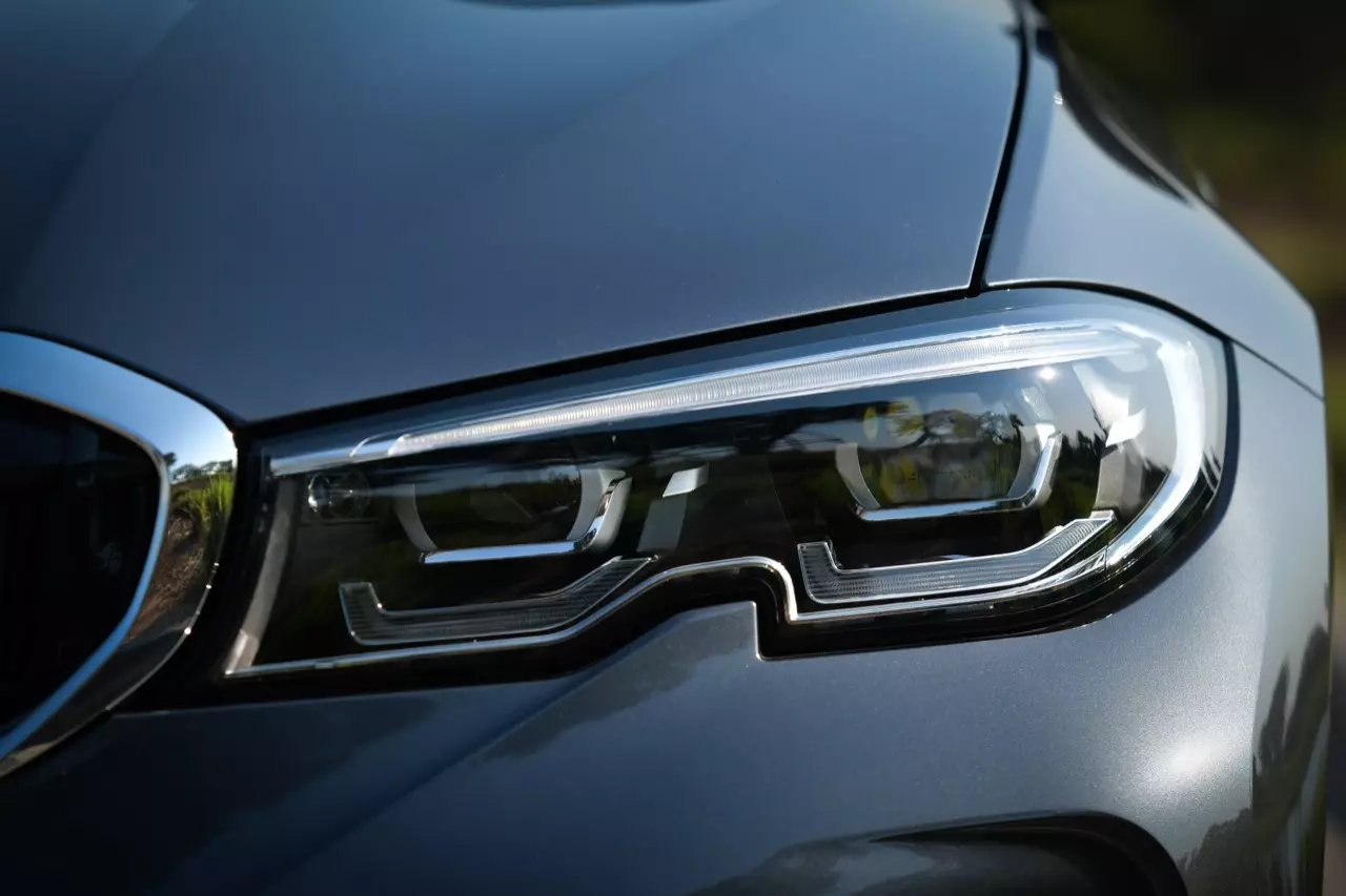 ประกอบไทยราคาน่ารัก BMW 320d ดีเซลจอมประหยัด / 330e M SPORT เสียบปลั๊ก รักษ์โลก!